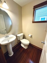 9025 18th Ave SW, Unit B in Seattle, WA - Building Photo - Building Photo