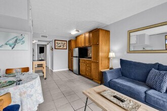 2000 S Ocean Blvd in Myrtle Beach, SC - Foto de edificio - Building Photo