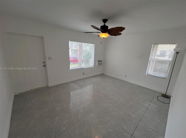 1935 SW 2nd St in Miami, FL - Building Photo - Building Photo