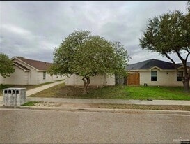 9 English Ave in Edinburg, TX - Building Photo
