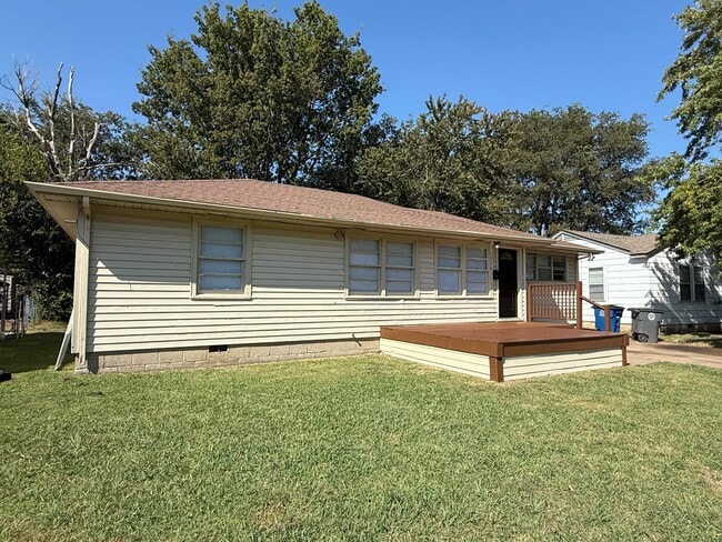 property at 1116 N Braden Ave