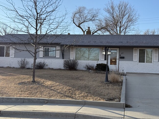 property at 259 E Oakland St