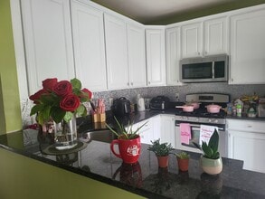 4456B Beacon Grove Cir in Fairfax, VA - Building Photo - Building Photo