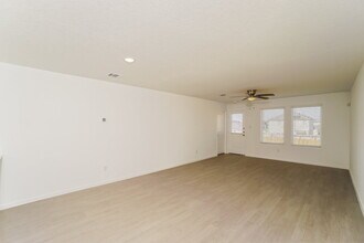 544 Roquefort St in New Braunfels, TX - Foto de edificio - Building Photo