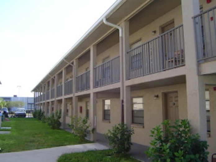 Belcher Park Apartments in Pinellas Park, FL