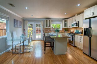 5774 Lilac Blossom Ln in San Jose, CA - Building Photo
