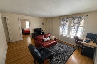 45 McPhee Rd in Framingham, MA - Building Photo - Building Photo