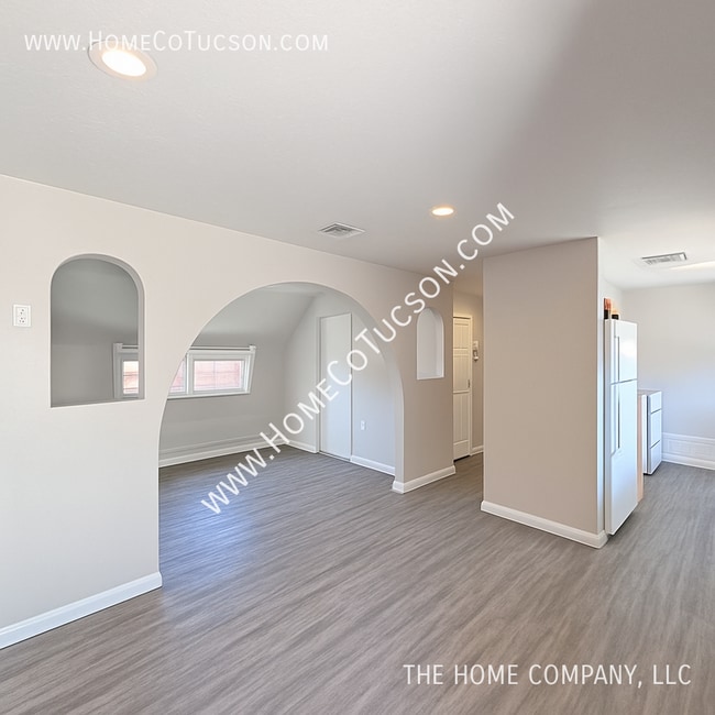 property at 1104 W Ontario St