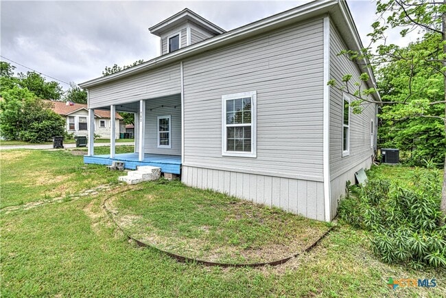 702 N 8th St in Temple, TX - Foto de edificio - Building Photo