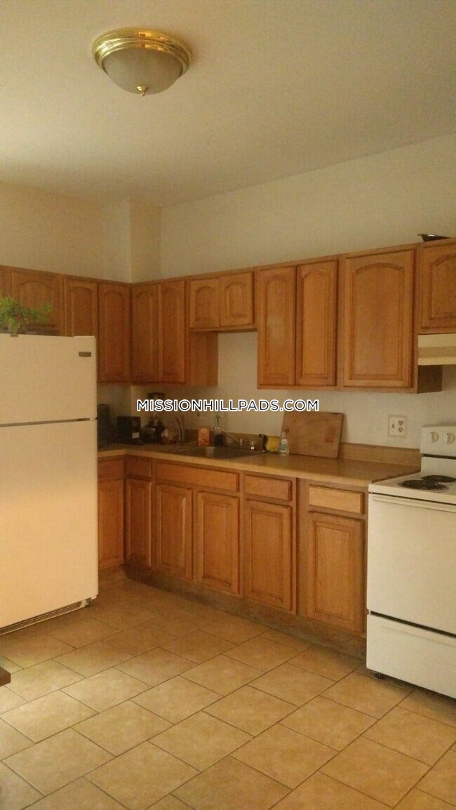 17 Carmel St, Unit 3
