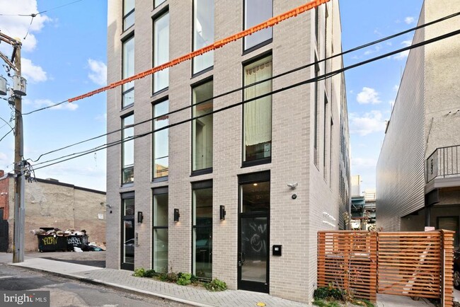 property at 1822 N Front St