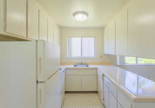 Wildwood Manor Apartments in Sunnyvale, CA - Building Photo - Interior Photo