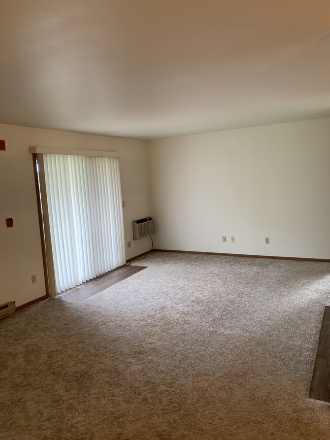 1238 Bear Pass, Unit 4 in Mukwonago, WI - Building Photo - Building Photo