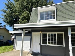 519 Cinderella Loop in Eugene, OR - Building Photo - Building Photo