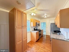 1087 Buttonwood Ave in Bensalem, PA - Building Photo - Building Photo