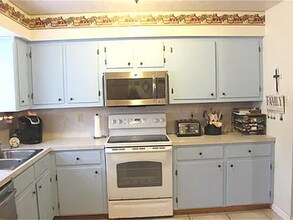 93 S Shirley Ln in Willis, TX - Building Photo - Building Photo