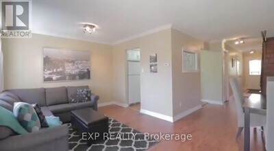 13 Foster Crescent in Brampton, ON - Building Photo - Building Photo