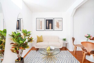 444 W 48th St in New York, NY - Building Photo