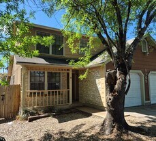 1105 Ash Cove in Austin, TX - Building Photo