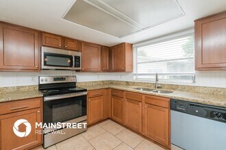 9141 Suffolk Ln in Port Richey, FL - Foto de edificio - Building Photo