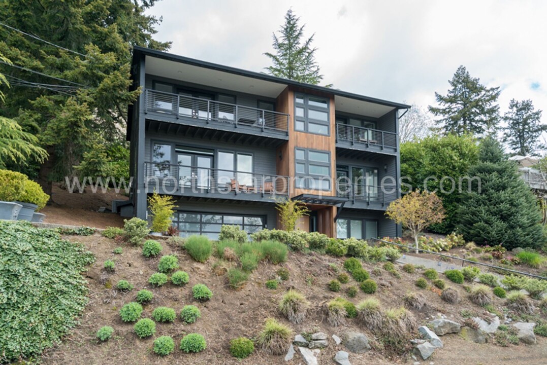 3739 SW Hillside Dr in Portland, OR - Building Photo