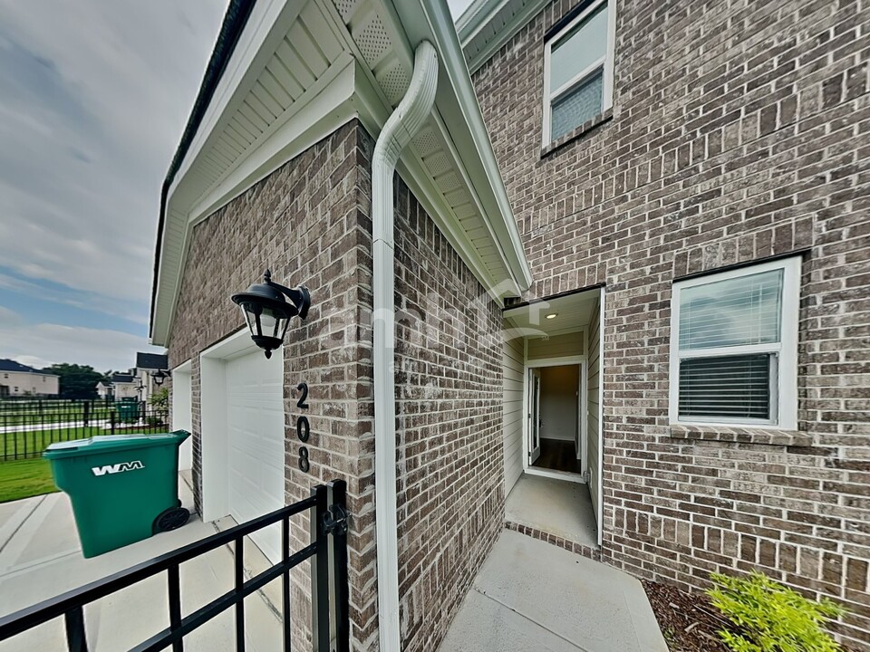 208 Argea Dr in Mount Juliet, TN - Building Photo