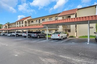 2440 Winding Creek Blvd in Clearwater, FL - Building Photo - Building Photo