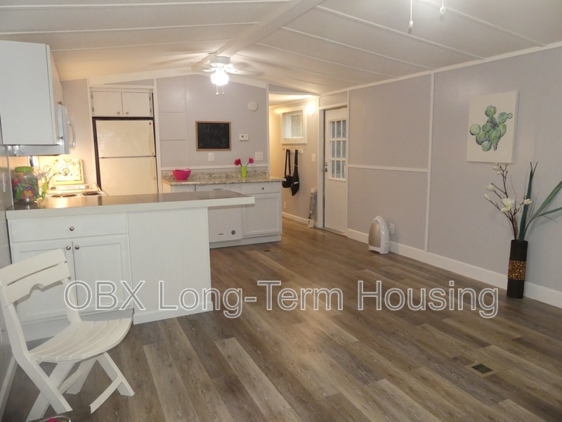 135 Edgewater Dr in Grandy, NC - Building Photo