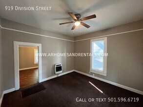 919 Division St in North Little Rock, AR - Building Photo - Building Photo
