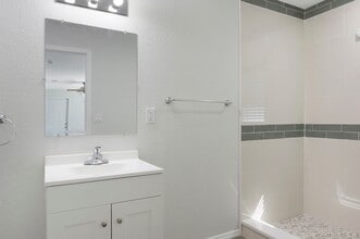 4456 21st St N in St. Petersburg, FL - Building Photo - Building Photo