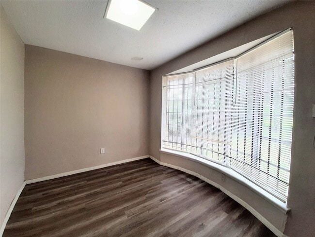 property at 4602 Knottynold Ln