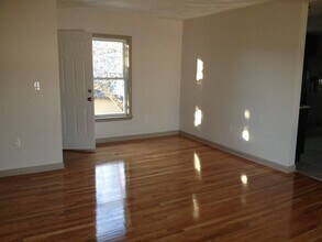 595 Broadway, Unit 3 BED Big CLEAN in Somerville, MA - Foto de edificio - Building Photo