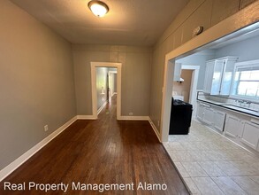 1532 W Ashby Pl in San Antonio, TX - Building Photo - Building Photo