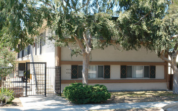 4474-4480 Hamilton St in San Diego, CA - Building Photo - Building Photo