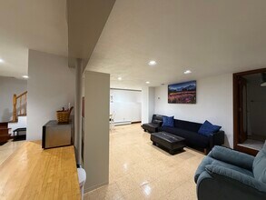 223 Hurley St, Unit B in Cambridge, MA - Building Photo - Building Photo