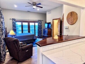 14235 Quaker Ridge Ct in Nevada City, CA - Building Photo - Building Photo