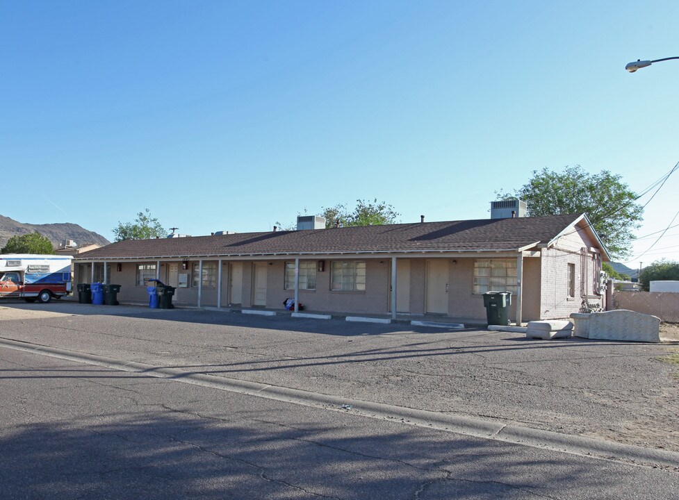 Mountain View 6 in Phoenix, AZ - Building Photo