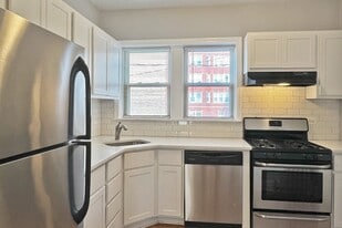 710-712 N. Austin Blvd. Oak Park, IL 60302 in Oak Park, IL - Building Photo