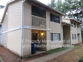 1011 18th St NE in Auburn, WA - Building Photo