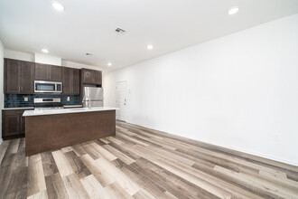 430 Ocean Ave in Jersey City, NJ - Building Photo - Interior Photo