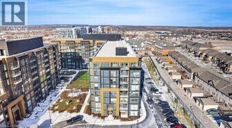 2343 Khalsa Gate in Oakville, ON - Building Photo