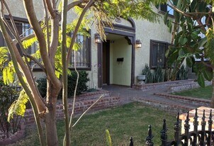 1505 S Dunsmuir Ave, Unit 1505 in Los Angeles, CA - Building Photo