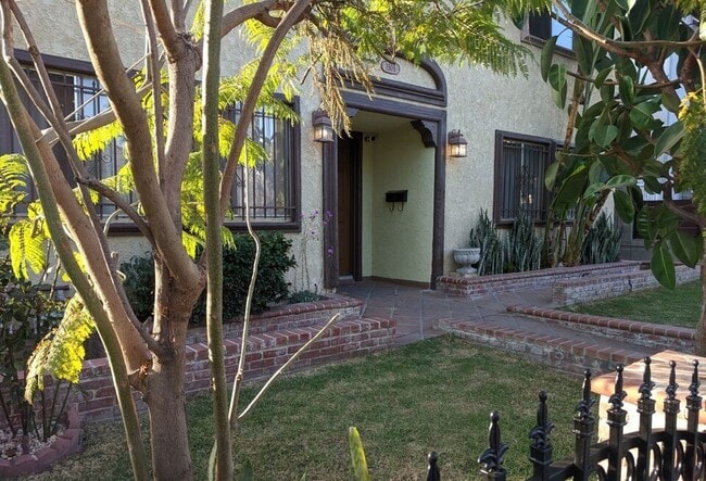 1505 S Dunsmuir Ave, Unit 1505