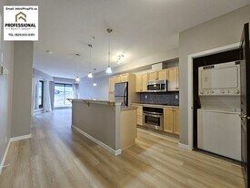 10503-10598 98 Ave NW in Edmonton, AB - Building Photo