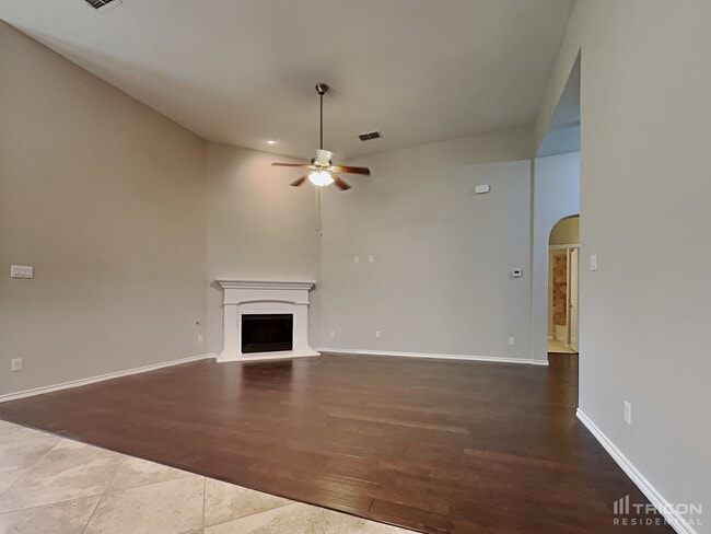 2933 Saddle Creek Dr in Fort Worth, TX - Building Photo - Building Photo