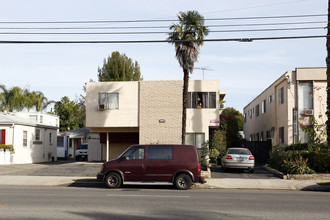 5012 Kester Ave in Van Nuys, CA - Building Photo - Primary Photo