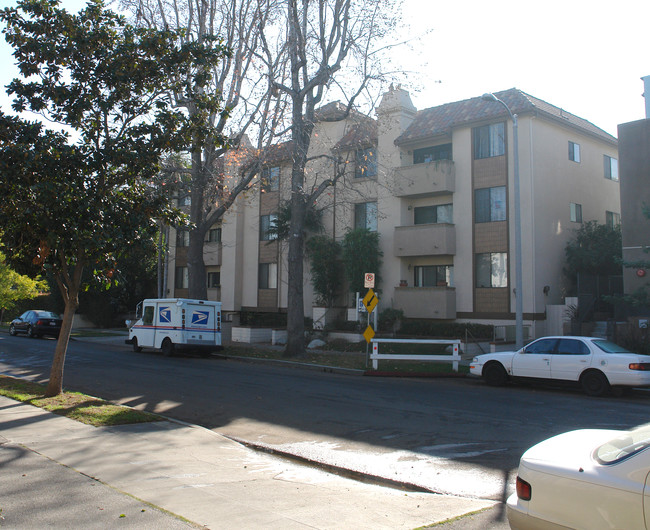 Toluca Pointe in North Hollywood, CA - Building Photo - Building Photo