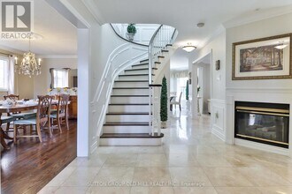 6835 Forest Park Dr in Mississauga, ON - Building Photo - Building Photo