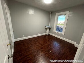 64 Hollis St in Framingham, MA - Building Photo - Building Photo