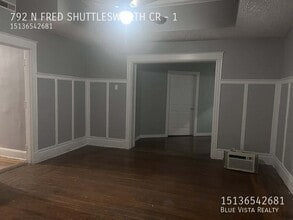 792 N Fred Shuttlesworth Cir in Cincinnati, OH - Building Photo - Building Photo